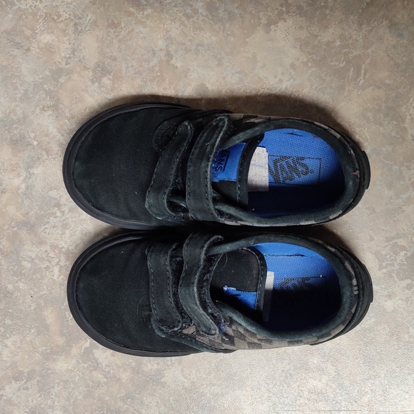 Gently used Vans off the wall shoes size 8.5 toddler boy - Picture 2 of 6